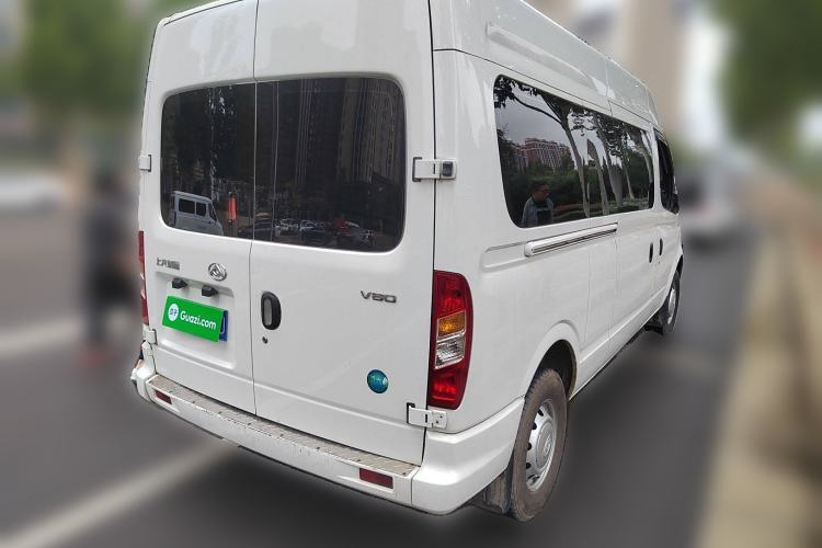 Used SAIC MAXUS Xintu V80 2023 2.0T Manual Classic Aoyuntong Long Wheelbase Mid-Height 6/7/8/9-Seater
