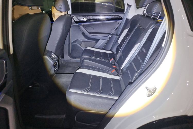 Used Volkswagen Tayron GTE Plug-in Hybrid 2020 1.4T Luxury Model Left Rear Seat