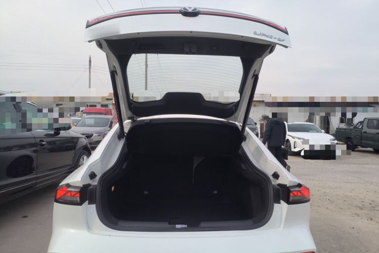 Used Changan UNI-V iDD 2024 Blue Whale Smart Electric iDD 136km ZhiKu Model