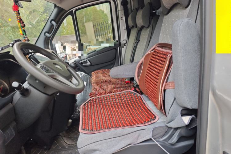 Used Foton Toano 2024 Tuyano Pro Multi-Function 2.0T Manual Rear-Drive Long Wheelbase Mid-Roof Design Single Rear Tire—Available in 5/6/7/9-Seater Configurations