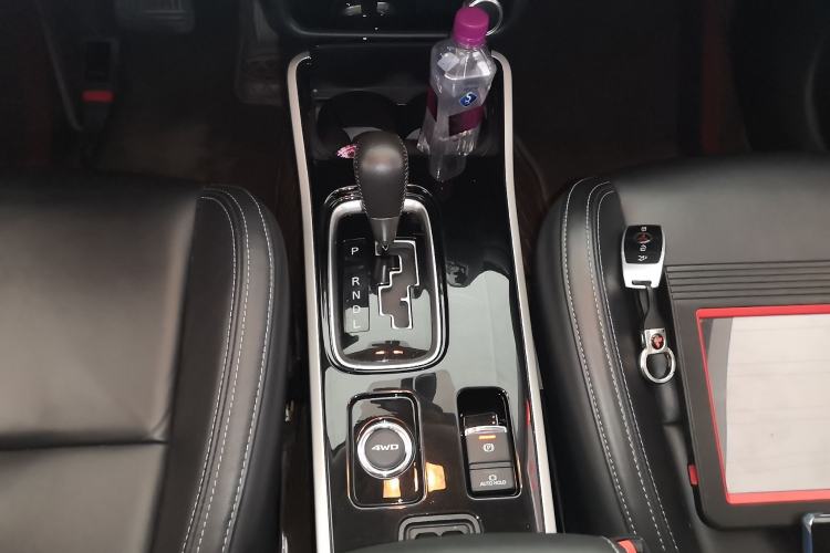 Used Mitsubishi Outlander 2019 2.4L 4x4 Zhi Xiang Edition 5 Seats China VI Standard
