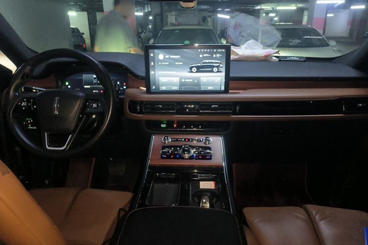 Used Lincoln Aviator 2023 3.0T V6 All-Wheel-Drive Executive Cruise Version Six Seats
