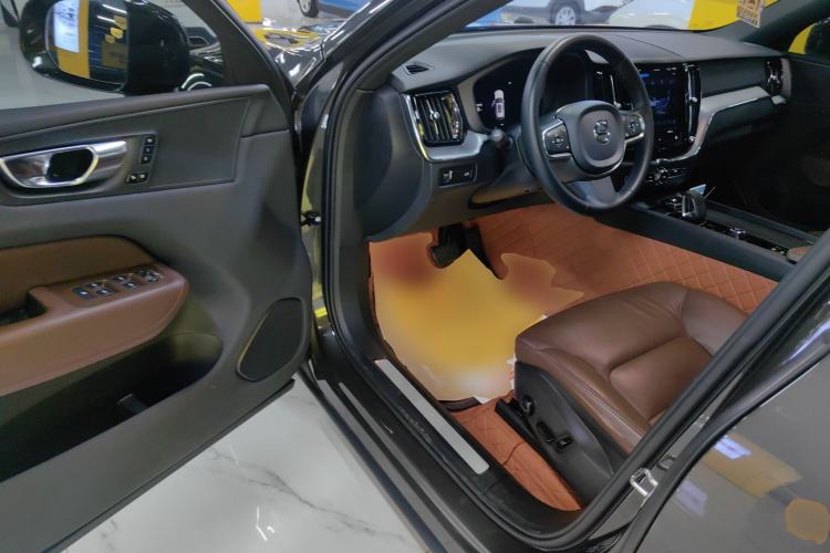 Used Volvo XC60 2022 B5 4x4 Zhiyi Luxury Edition