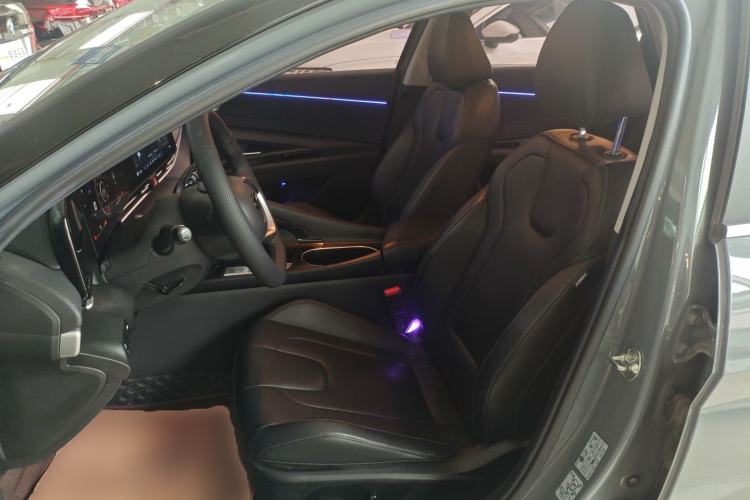 Used Hyundai Elantra 2021 1.5L CVT LUX Prestige Edition
