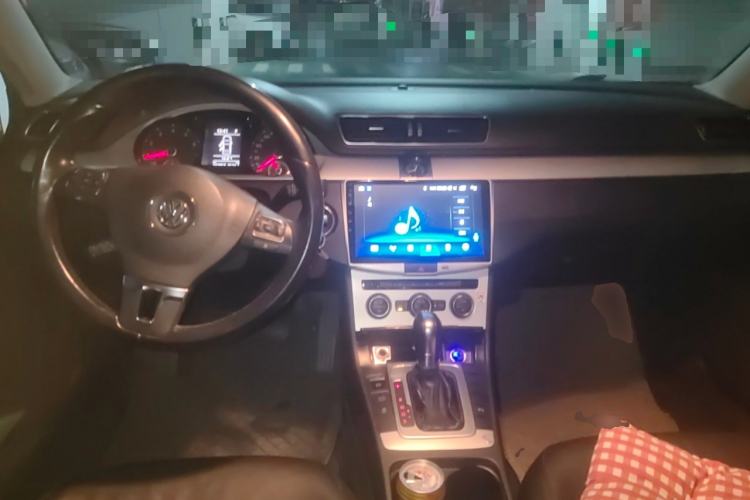 Used Volkswagen Magotan 2015 1.8TSI Advanced Model Center Console