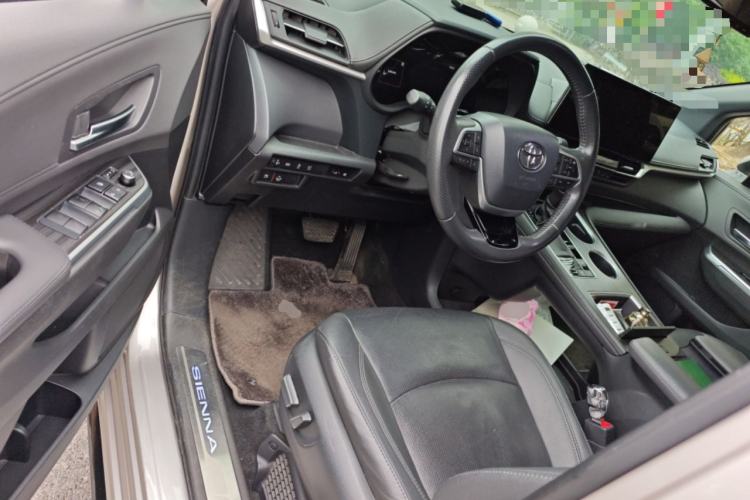 Used Toyota SIENNA 2021 2.5L Hybrid Ultimate Edition