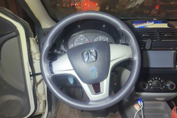 Used BAIC Weiwang M20 2014 1.5L practical type BJ415A Steering Wheel