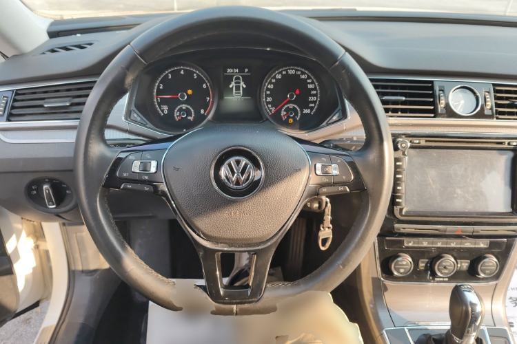 Used Volkswagen Passat 2016 330TSI DSG Luxury Edition