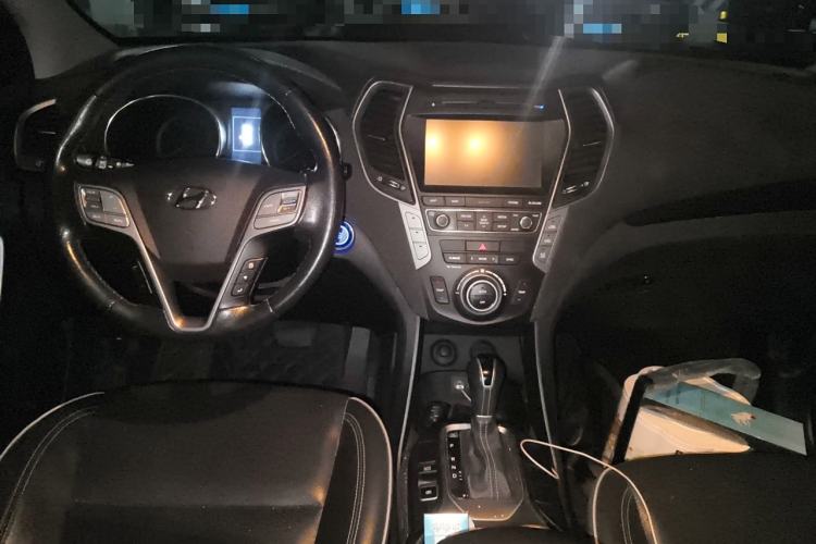 Used Hyundai Santa Fe 2017 2.0T Automatic All-Wheel Drive Smart 7-Seater