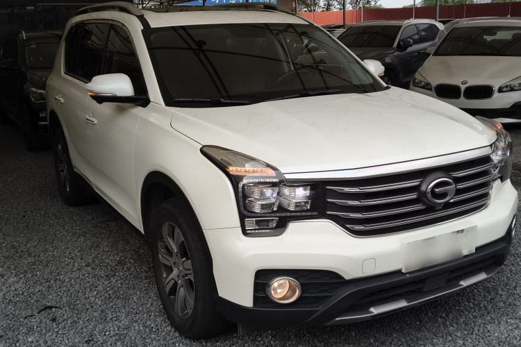Used GAC Trumpchi GS7 2017 320T Two-Wheel-Drive Luxury Smart Connectivity Model Front Right 45 Deg