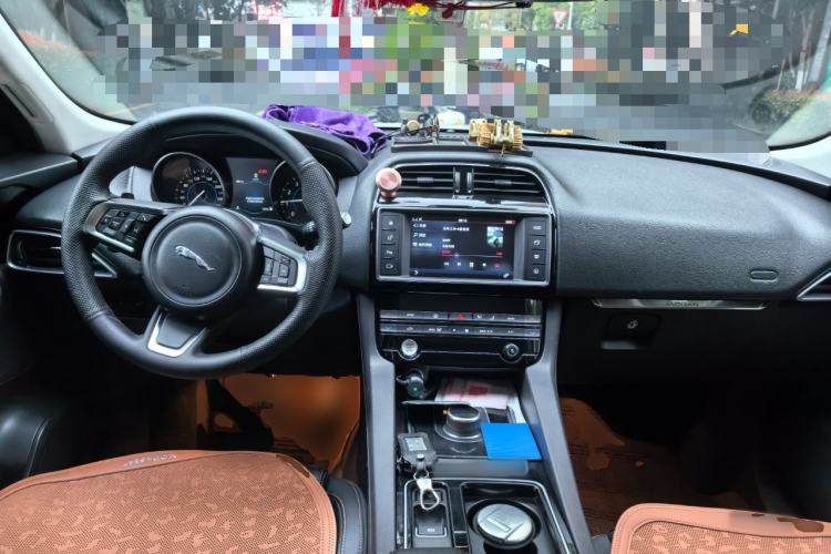 Used Jaguar F-PACE 2018 2.0T Two-Wheel Drive Urban Deluxe Edition
