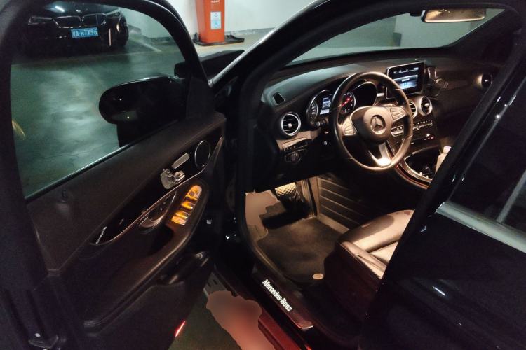 Used Mercedes-Benz GLC 2018 GLC 260 4MATIC Luxury Model
