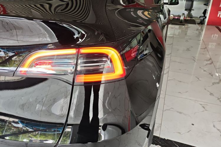 Used Tesla Model Y 2022 Long-Range All-Wheel-Drive Version