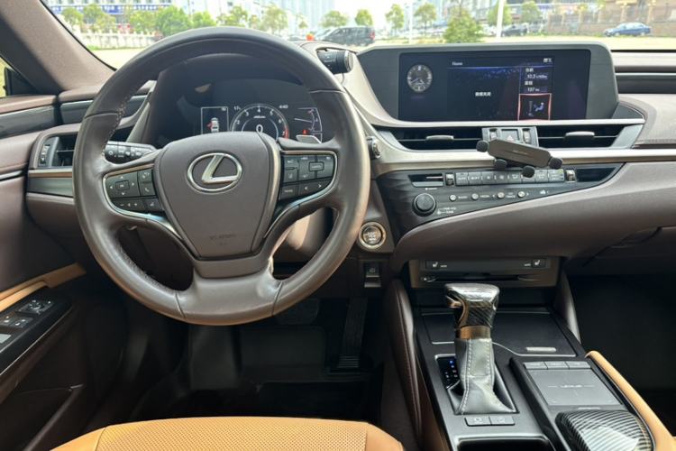 Used Lexus ES 2020 260 Excellence Edition
