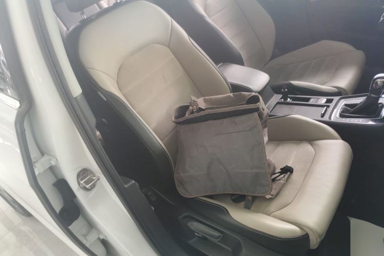 Used Volkswagen Golf 2017 230TSI Automatic Luxury Million-Vehicle Commemorative Edition