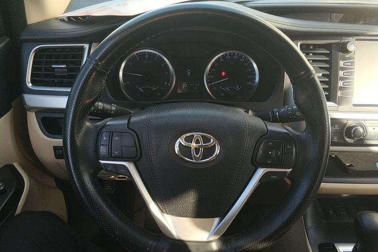 Used Toyota Highlander 2018 2.0T Two-Wheel Drive Elite Edition 5 Seats Emission Standard China V
