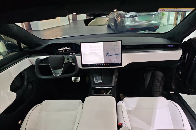 Used Tesla Model S 2023 Three-Motor All-Wheel-Drive Plaid Version Center Console