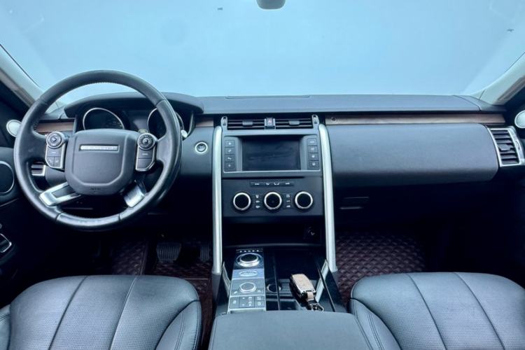 Used Land Rover Discovery 2017 3.0 SC V6 S Interior 3