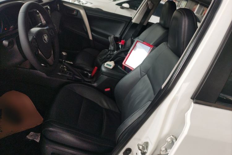 Used Toyota RAV4 2015 2.5L Automatic 4x4 Elite Edition
