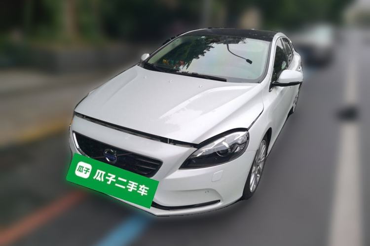 Used Volvo V40 2015 1.6T Zhiya Edition