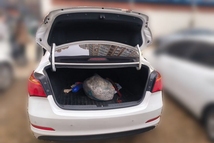 Used Hyundai Mistra 2014 1.8L Automatic Smart GLS Trunk