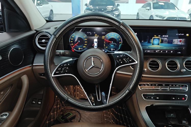 Used Mercedes-Benz E-Class New Energy 2022 E 350 e L Plug-in Hybrid Sedan Steering Wheel