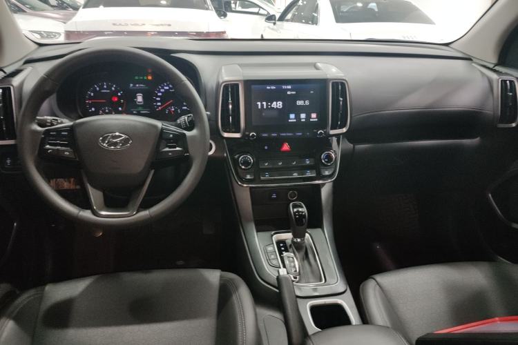 Used Hyundai ix35 2019 2.0L Automatic 2WD Zhiyong·Changxiang Edition China VI Standard Center Console