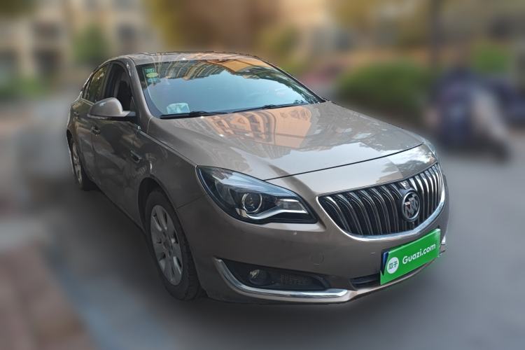 Used Buick Regal 2015 1.6T Leading Technology Model Front Right 45 Deg