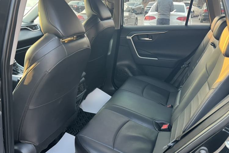 Used Toyota Wildlander 2022 2.0L CVT Two-Wheel Drive Luxury Edition
