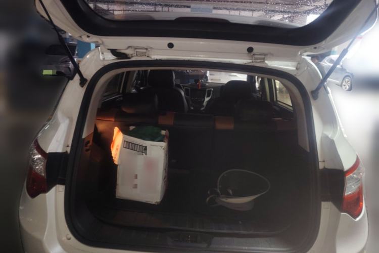 Used CHANGAN CS35 2015 1.6L Automatic Prestige Model China V Standard Trunk