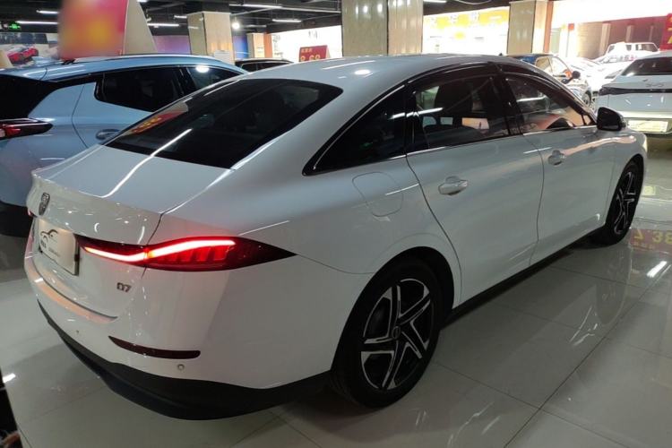 Used Roewe D7 2023 DMH 125km Excellence Edition Rear Right 45 Deg