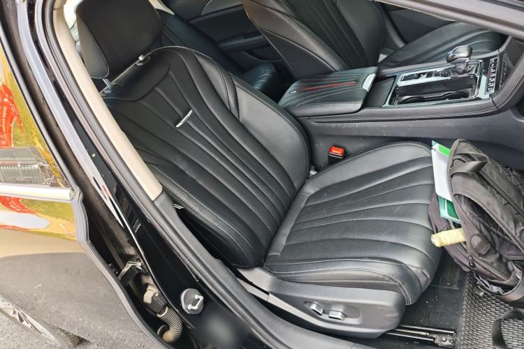 Used Hongqi H5 2024 1.5T DCT Smart Connect Flagship Edition Right Front Seat