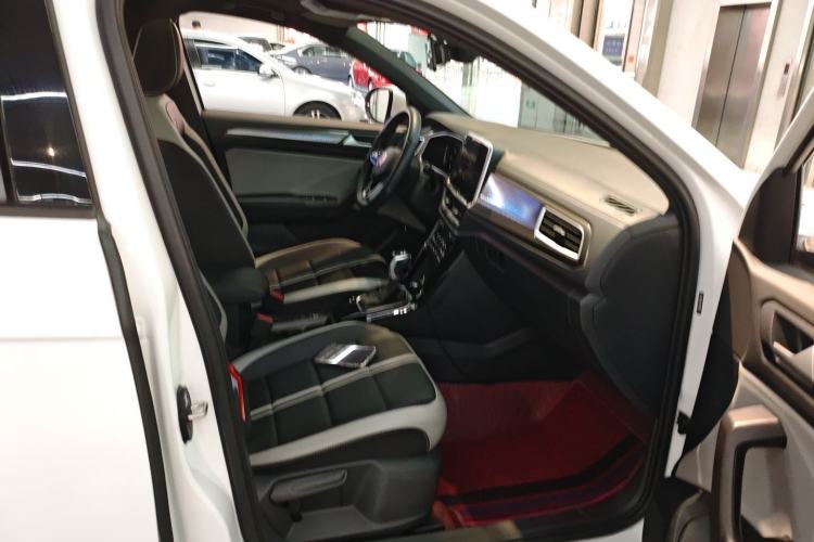 Used Volkswagen T-ROC 2024 300TSI DSG Two-Wheel-Drive Chen Guang Edition
