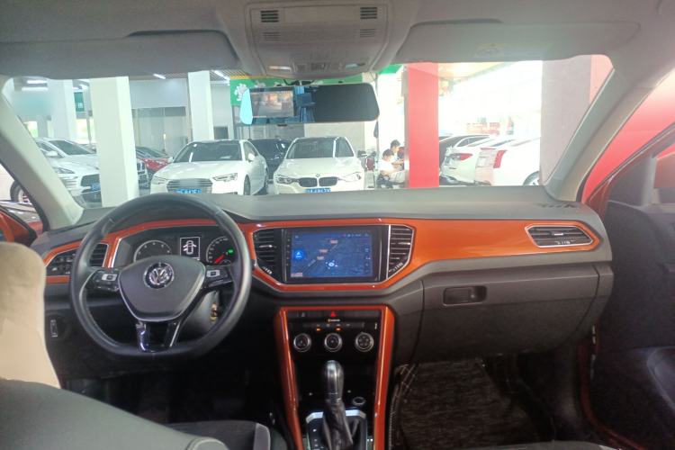 Used Volkswagen T-ROC 2018 280TSI DSG Two-Wheel Drive Advanced Version China V Emission Standard