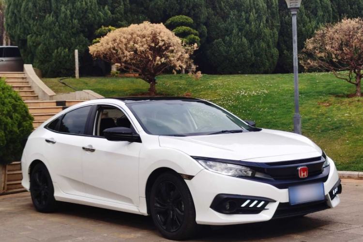 Used Honda Civic 2016 220TURBO CVT Prestige Edition
