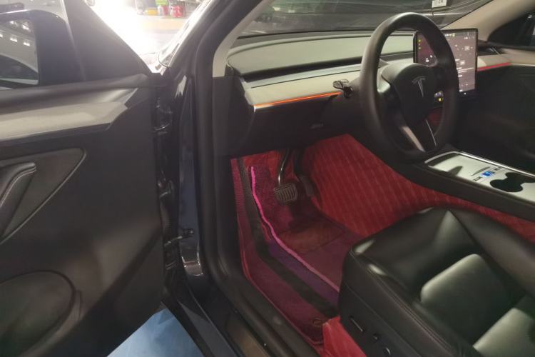 Used Tesla Model Y 2024 Long-Range All-Wheel-Drive Version
