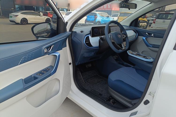 Used CHANGAN Benni E-Star 2022 Charming Edition Colorful Model Lithium Iron Phosphate
