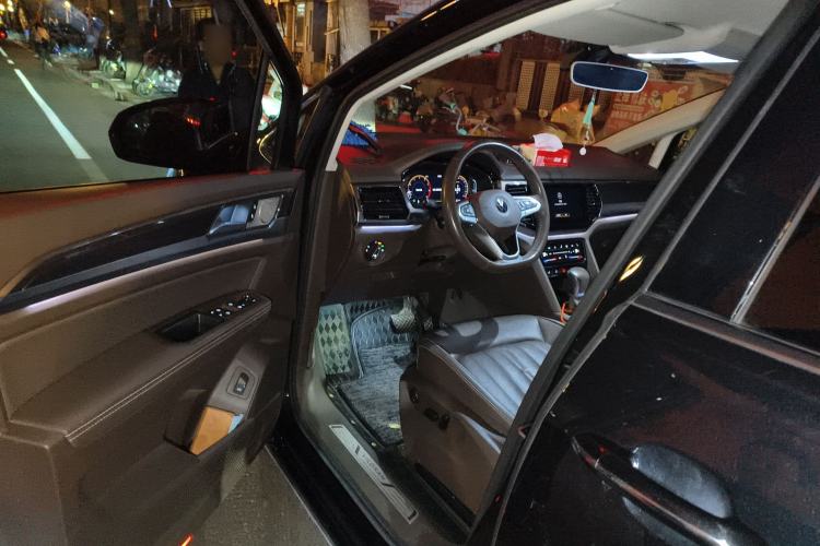 Used Volkswagen Viloran 2020 330TSI Luxury Edition
