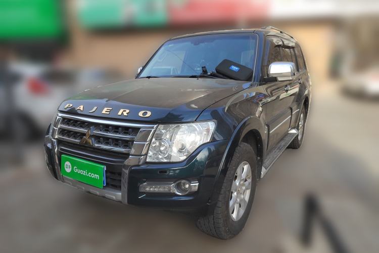 Used Mitsubishi Pajero 2016 3.0L Automatic Luxury Version China V Standard