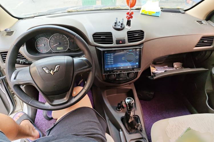 Used Wuling Hongguang 2015 1.5L S Basic Version China V Standard Center Console