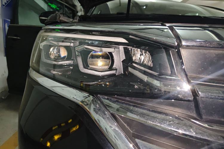 Used Volkswagen Viloran 2023 Revised Version 380TSI Luxury Edition Right Front Headlight