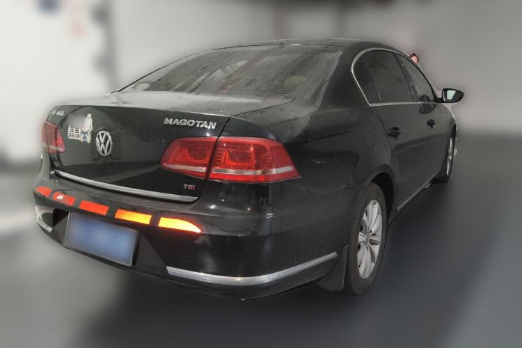 Used Volkswagen Magotan 2013 1.8TSI Luxury Model Rear Right 45 Deg