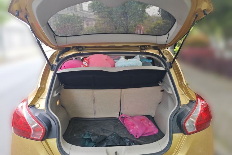 Used Nissan Tiida 2011 1.6L CVT Smart Version Trunk