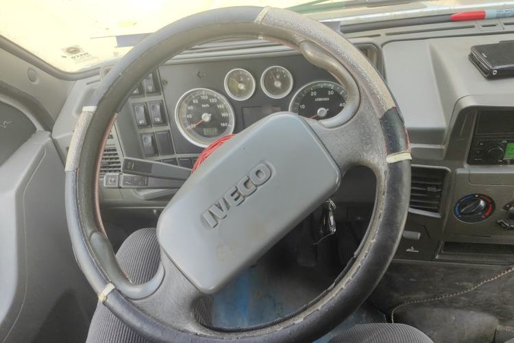 Used Iveco Daily 2014 2.5T-A35 NJ6484ACM47Z4
