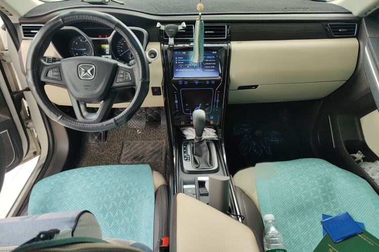 Used JMC Yusheng S330 2016 1.5L GTDi Automatic Two-Wheel Drive Flagship Edition Interior 2