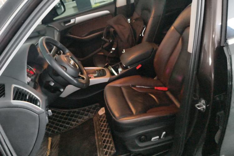 Used Audi Q5 2017 Plus 40 TFSI Technology Model
