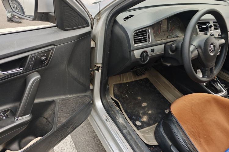 Used Volkswagen Gran Lavida 2014 1.6L Automatic Sport Edition
