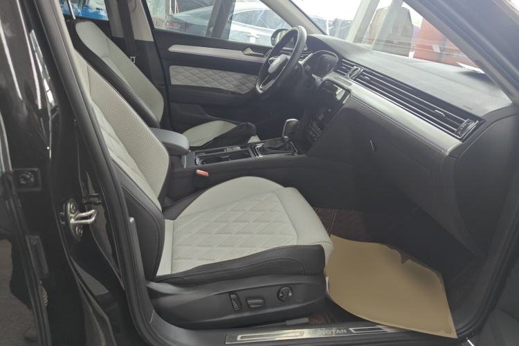 Used Volkswagen Magotan 2025 Zhongxiang Version 330TSI DSG Luxury Edition