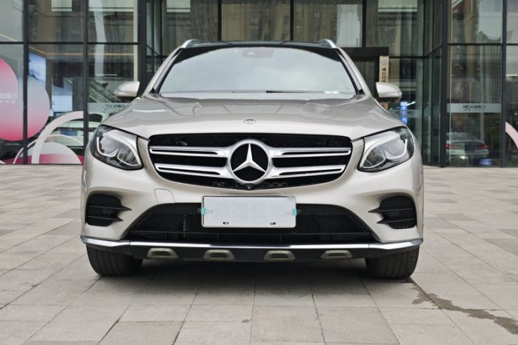 Used Mercedes-Benz GLC 2019 GLC 260 L 4MATIC Luxury Model Exterior 4