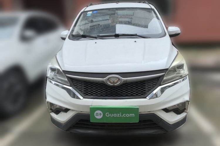 Used HYOSOW H3 2015 1.5L manual Comfort trim level
